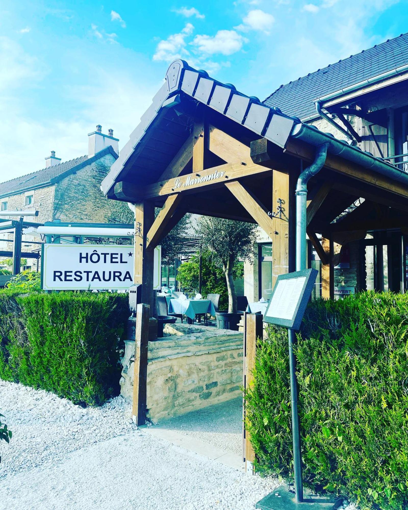 Logis Le Marronnier Hotel Buffon Exterior photo