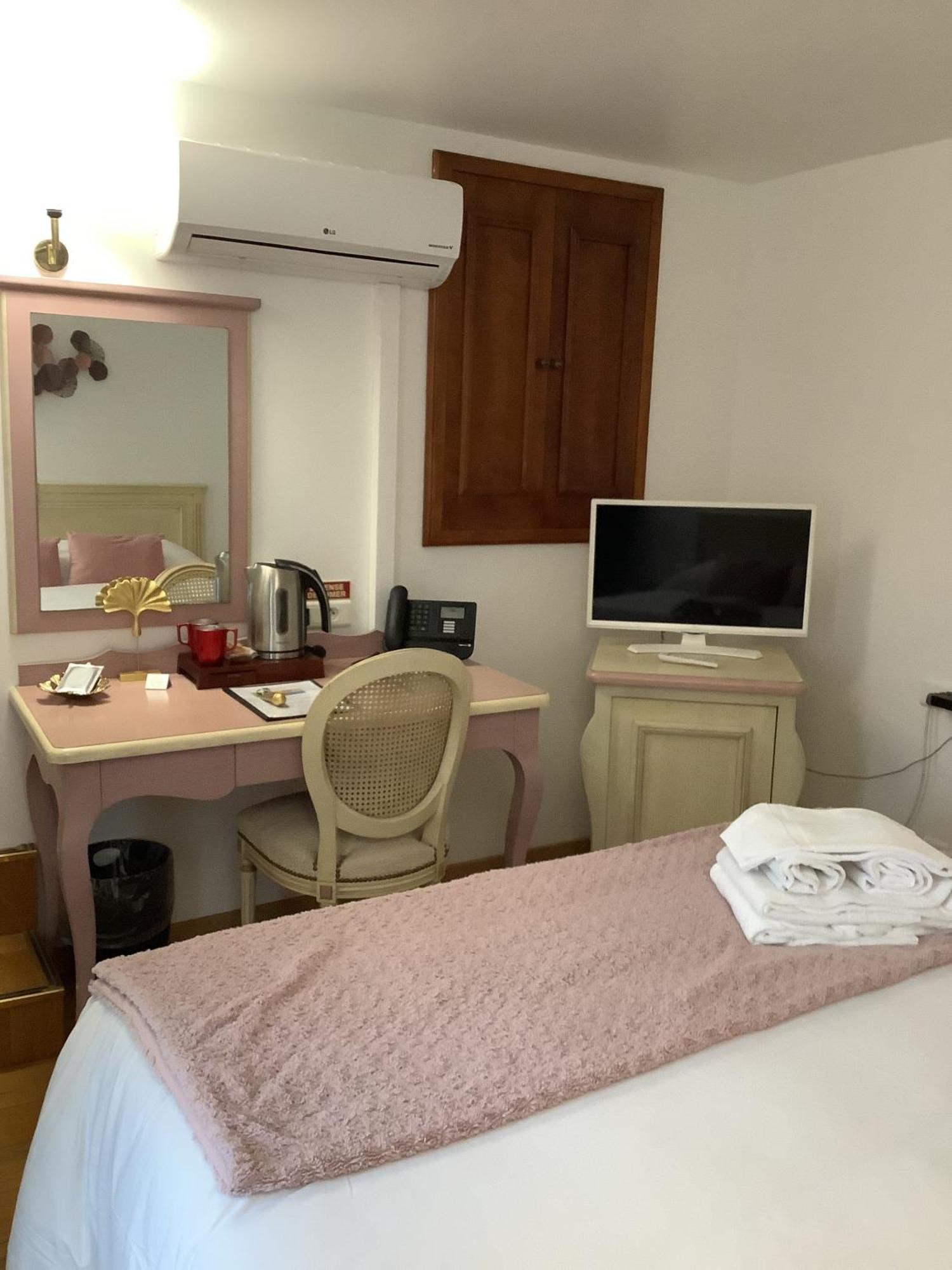 Logis Le Marronnier Hotel Buffon Room photo
